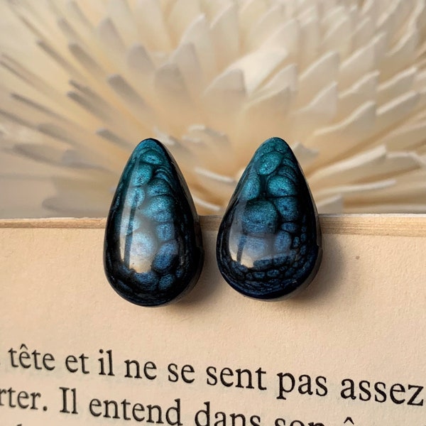 Boucles d'oreilles "ONDINE" puce goutte - bleu et bleu foncé - Bijoux Fimo - Bijoux pâte polymère