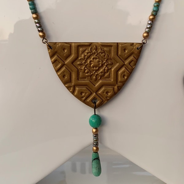 Collier long "ORIENT" pendentif triangle et perles - bronze vert gris or - cordon coton ciré - Bijoux Fimo - Bijoux pâte polymère