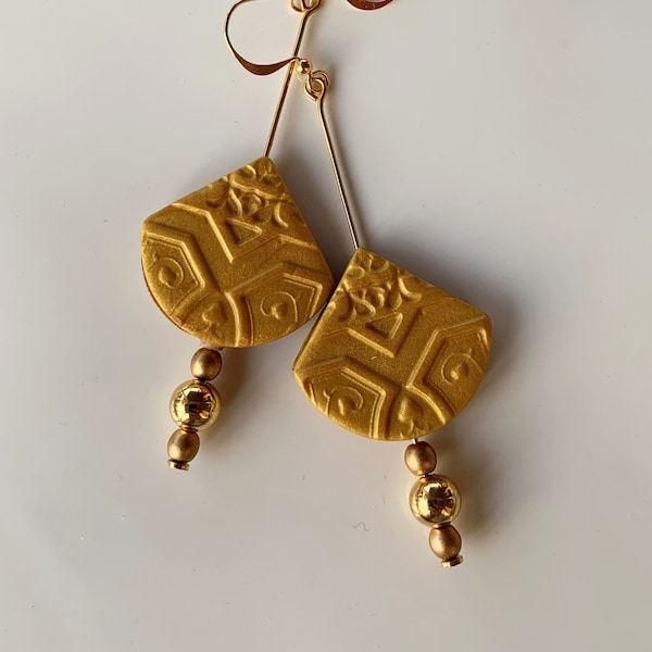 Earrings "ORIENT" fan on stem - gold and golden beads - gold oreilel hooks - Fimo Jewelry - Jewelry polymer paste