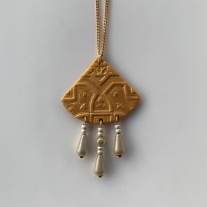 &quot;ORIENT&quot; pendant necklace on chain - gold and cream beads - gold gourmet knit chain - Fimo Jewelry - Polymer paste jewelry