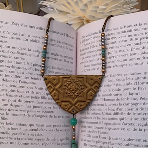 Collier long ORIENT pendentif triangle et perles bronze vert gris or cordon coton ciré Bijoux Fimo Bijoux pâte polymère image 5