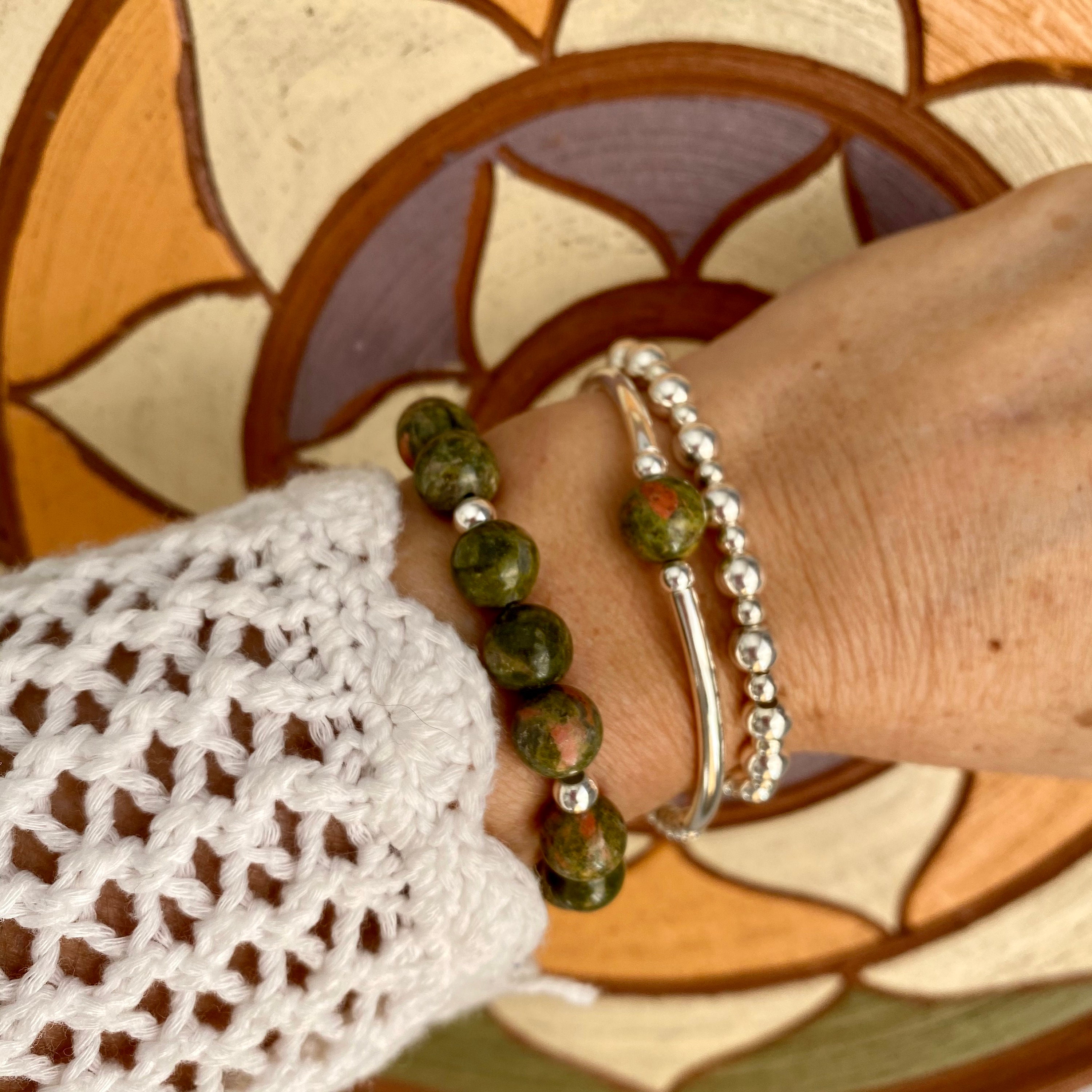 Set Green Pieces Pockets Linen Sleeve Two Embroidered Bracelet