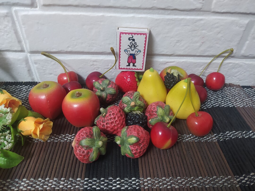 Vtg Set of 22 Faux Fruits and Berries/realistic Plastic Fruit and Berry