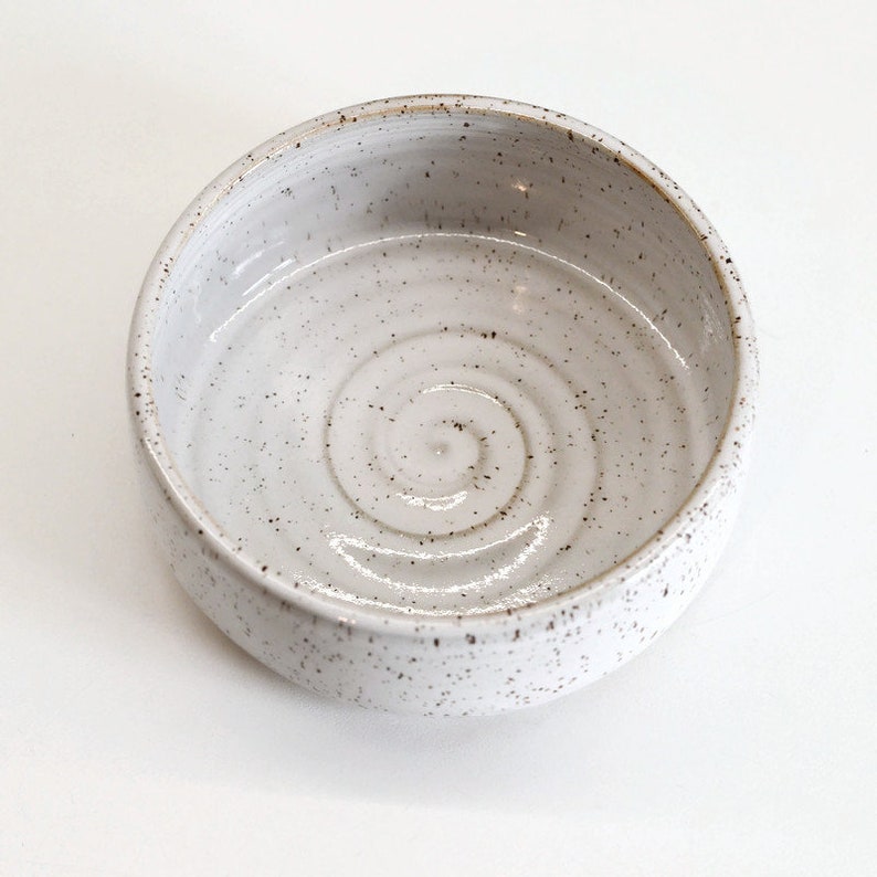 To order WHITE FRECLED ramen bowl, simple modern ceramic bowl for Asian soup, fruit or salade. Glazed in white glossy on freckled light clay image 7