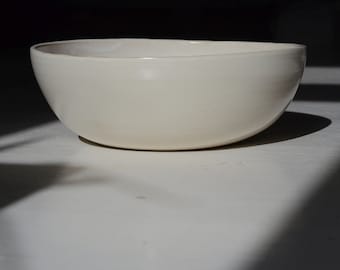 BIG WHITE ceramic bowl, modern ceramic bowl, handmade bowl, fruit bowl, salade bowl, serving pasta and seafood