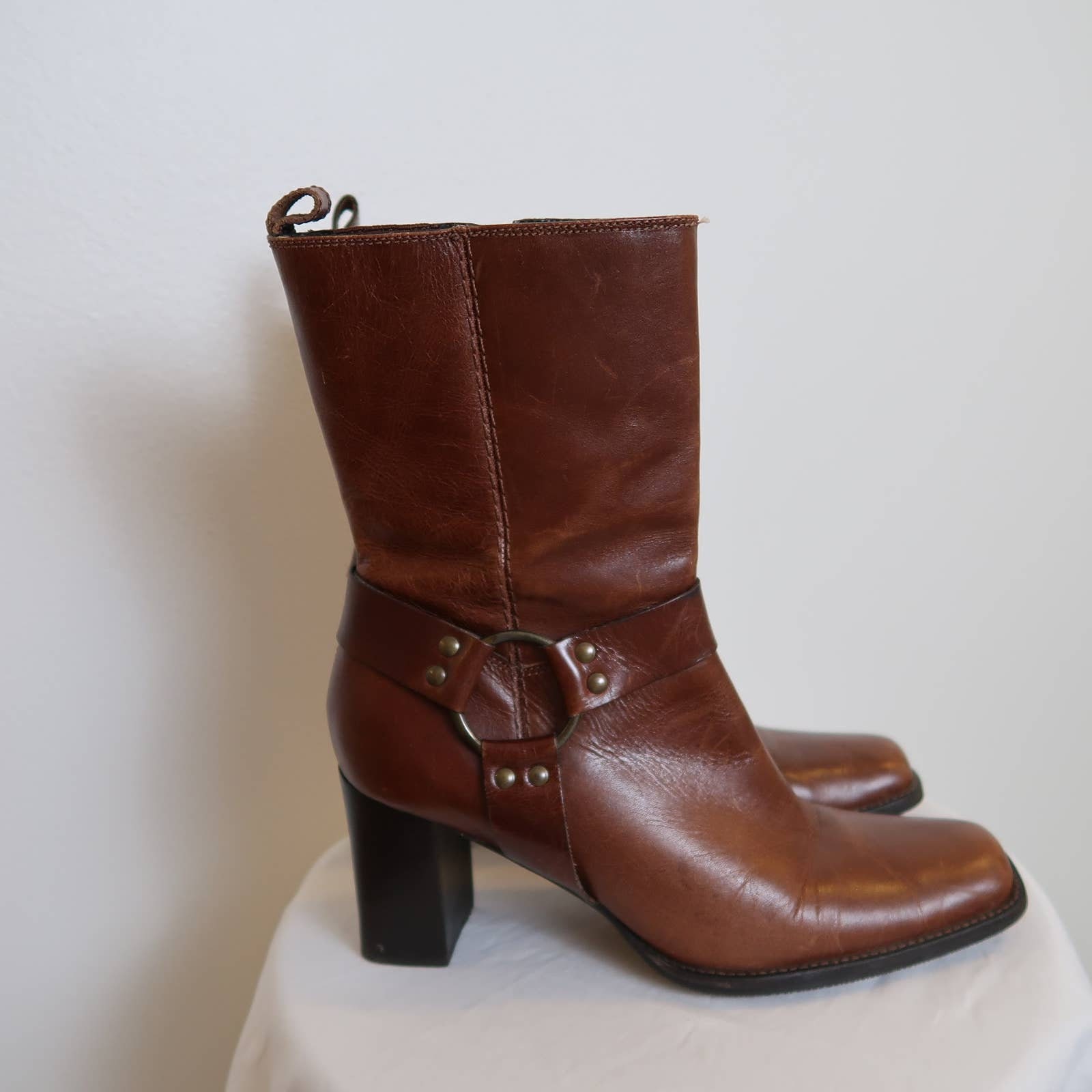 brown bass boots