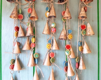 Carillon avec cloches de vache et perles d’argile uniques, décor d’art mural, cloches sur une ficelle, carillon, mobile suspendu, jingle bell rustique country boho