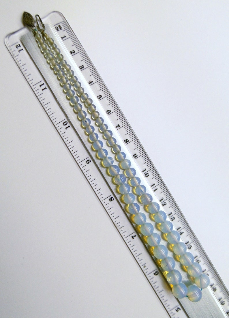 1920s Art Deco Opalescent Opaline Glass Graduating Beads Choker Necklace Silver Filigree Clasp Gorgeous