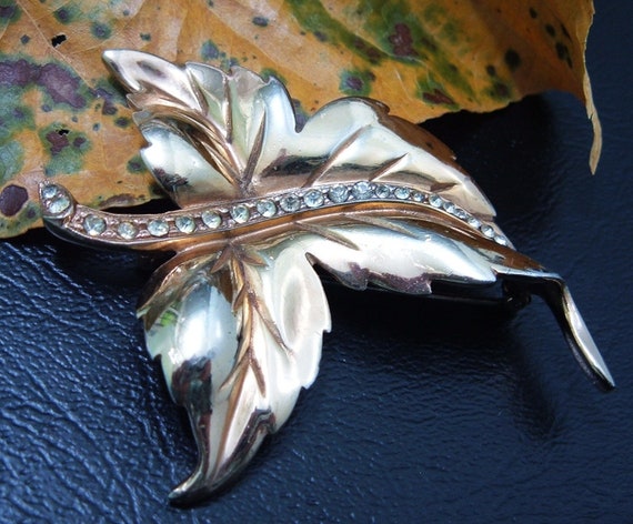 1940s Large Sterling Silver Gilt Rhinestone Leaf … - image 1
