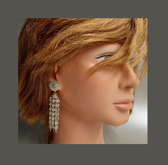 1930s Long Elaborated Silver Filigree Dangle Drop