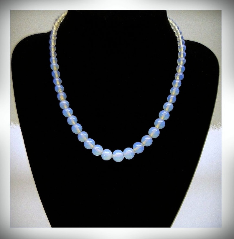 1920s Art Deco Opalescent Opaline Glass Graduating Beads Choker Necklace Silver Filigree Clasp Gorgeous