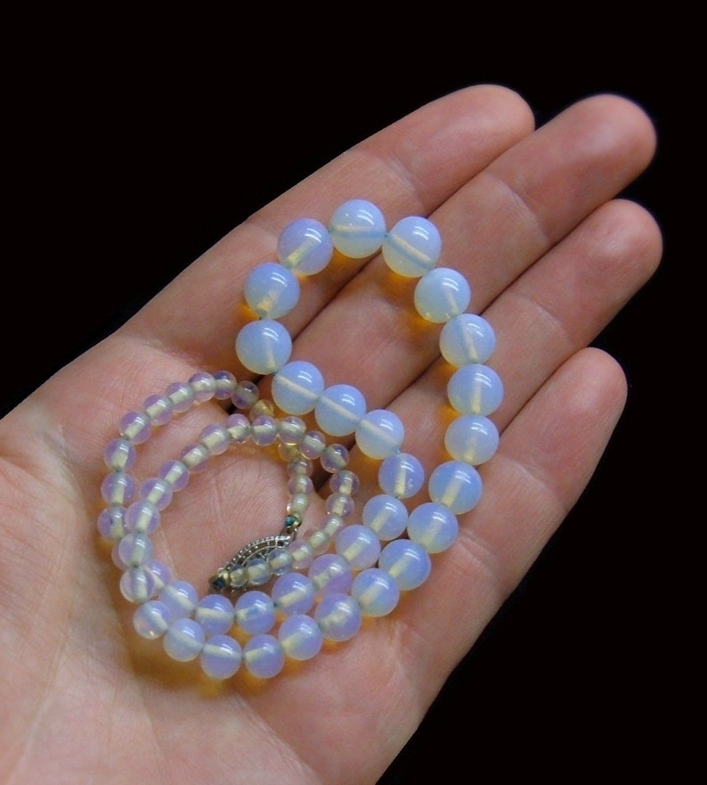 1920s Art Deco Opalescent Opaline Glass Graduating Beads Choker Necklace Silver Filigree Clasp Gorgeous