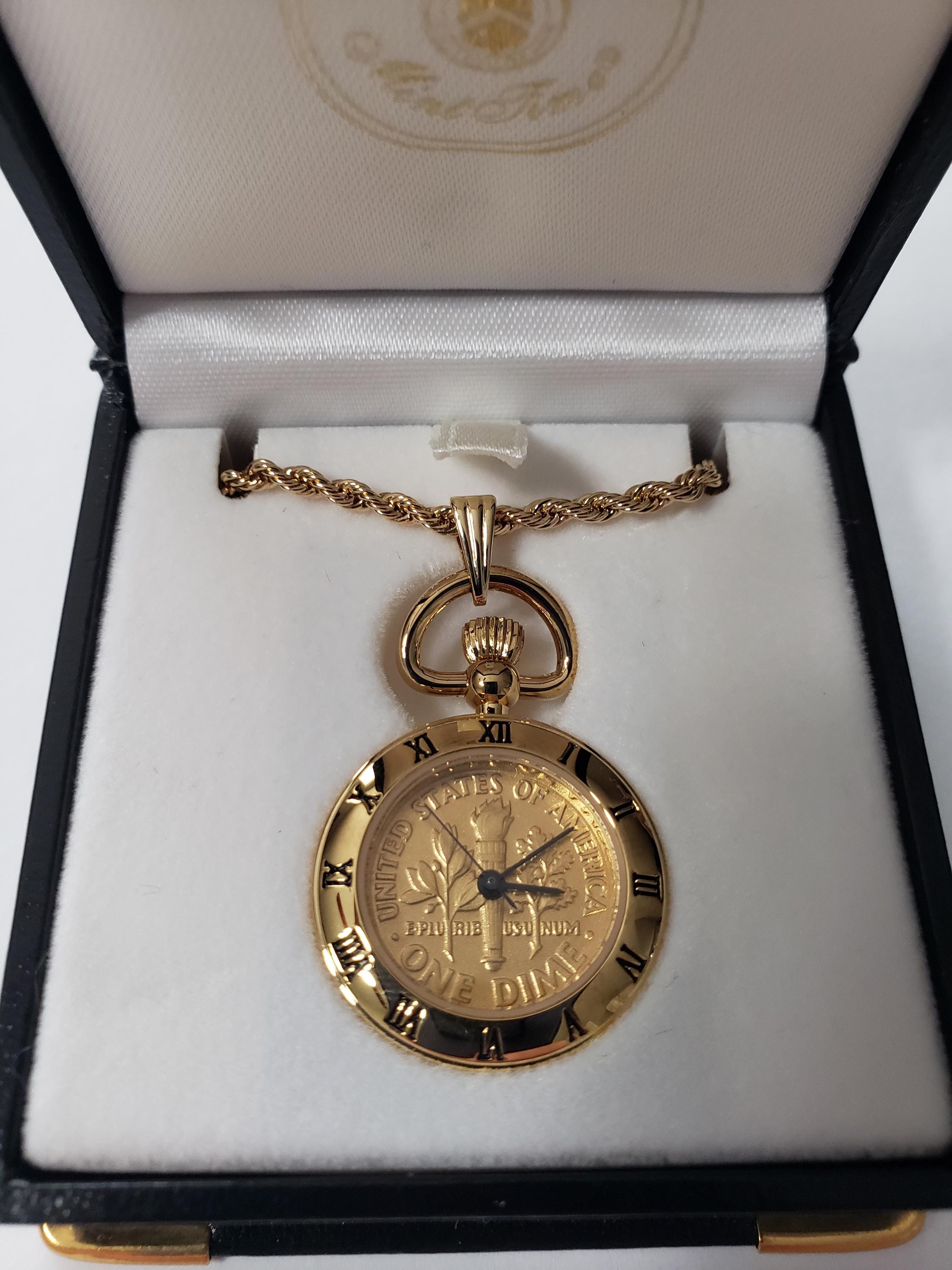 1945 Mercury Dime Coin Watch with gold band. Is this 1945 dime a full band coin? main image 4