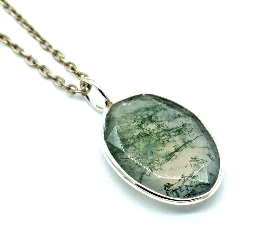 Excellent Moss Agate Gemstone Necklace Cut Green Moss Agate