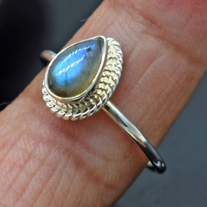 Natural Labradorite gemstone silver ring, Bridal Labradorite ring, dainty Labradorite Ring, 925 Silver Ring, Labradorite ring, Gift For Her