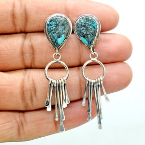 Brinco de prata turquesa tibetana feito à mão, brinco de turquesa, brinco pendurado Boho, brinco longo de argola, brinco de menina, brinco de pedra de nascimento