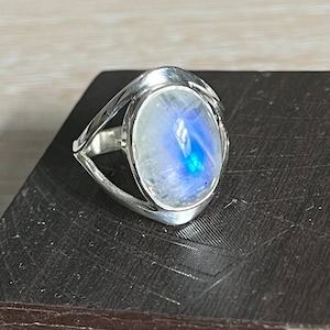 Natural Rainbow Moonstone Gemstone Ring, Excellent Rainbow Moonstone Ring, Gift For Her, Statement ring, 925 Sterling Silver Ring, Ring
