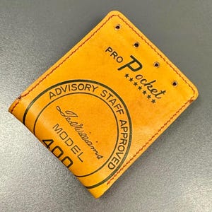 Cartera plegable de cuero con forma de guante de béisbol de Ted Williams