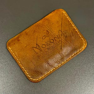 Cartera minimalista de cuero con forma de guante de béisbol Nokona