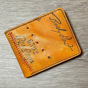 Cartera plegable de cuero con forma de guante de béisbol de Bucky Dent