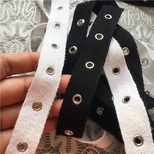 20mm Eyelet Trim / Metal Grommet / Eyelet Tape / Zwart Katoenen lint met zilveren gaten voor bustier, veters, gotische stijl