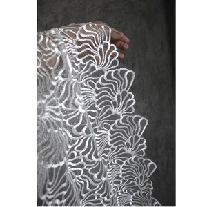 Bridal Dress Lace Fabric Elegent Floral Hollow out Embroidery Lace Fabric Mesh Tulle Veil Fabric for Party Dress Wedding Gown