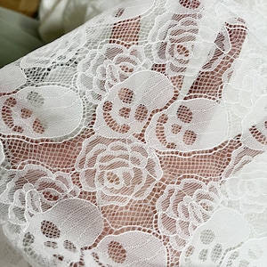 Tissu dentelle blanc/noir tête de mort, dentelle tissu cosplay non extensible, tissu dentelle florale githique pour décoration d&#39;halloween, couture de vêtements, taie d&#39;oreiller