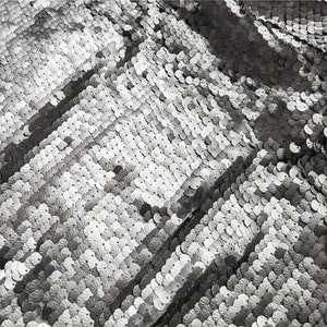 Metallic Silver 9mm Scale Embroidery Mesh Sequin Fabric Desinger Fabric For Prom Evening Dress Sewing Craft