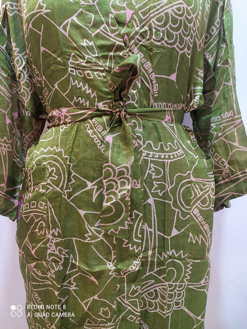 Nightdress Kimono Vintage Silk Sari robe Bathrobe kimono Sleepwear robe nightwear swimwear beachwear recycle vintage boho sari kimono AT-158