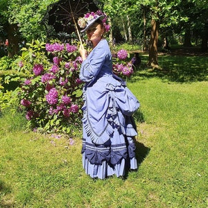 Polonaise vittoriana basata su un modello del 1873 nel colore desiderato