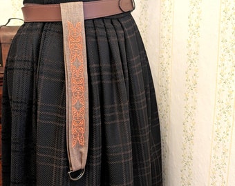 Skirt halter skirt ruffles made of linen with embroidery