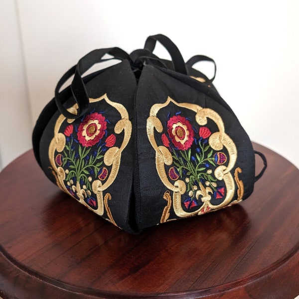 Elisabethanische Tasche, Five Petals bag