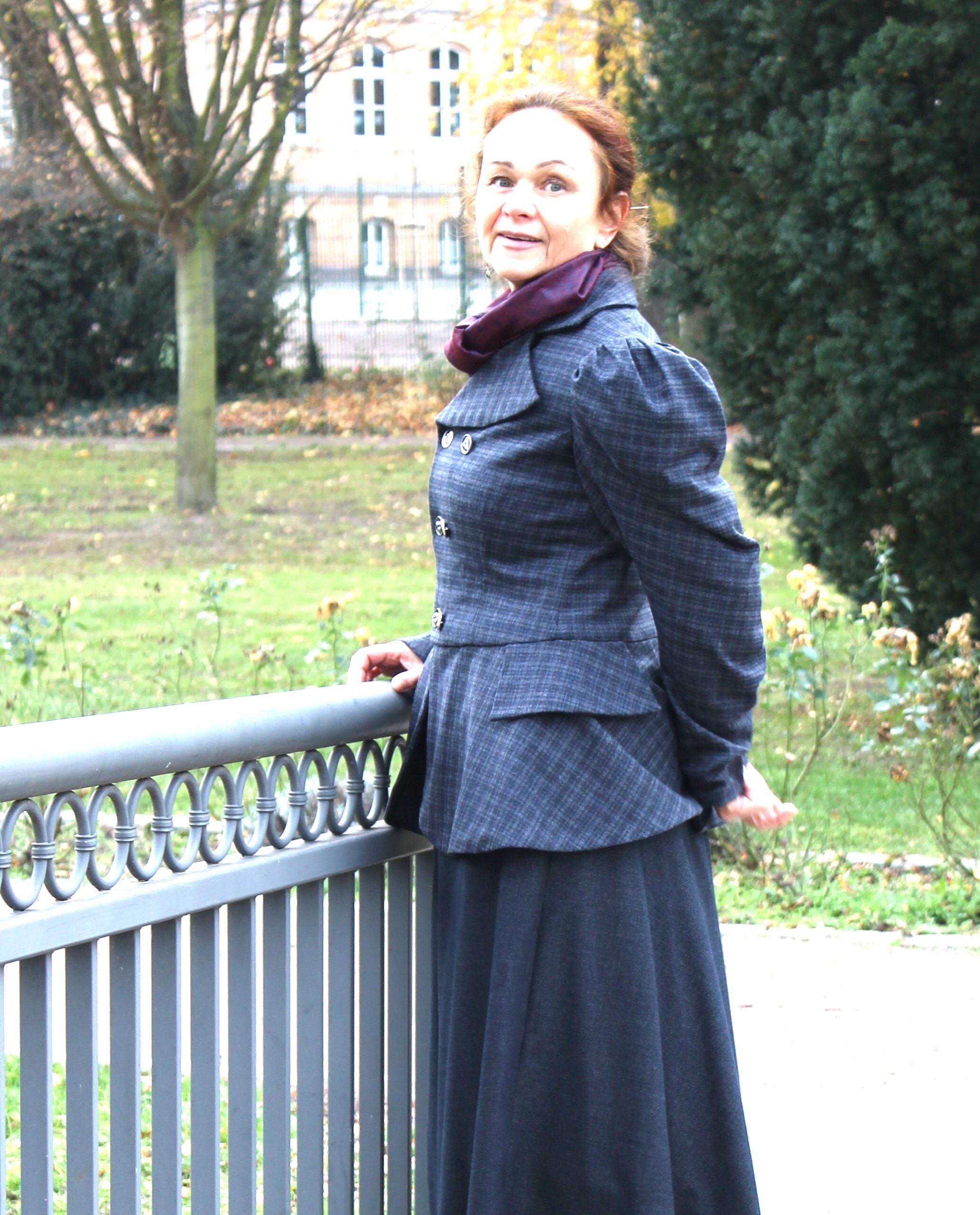 Jacket in the style of the 1890s, made of wool or a wool blend, fully lined