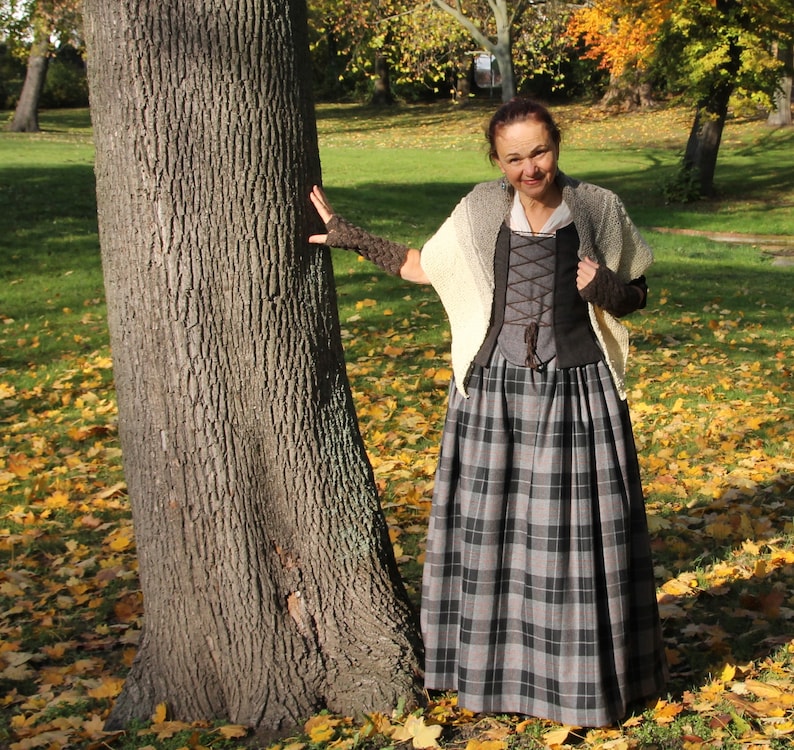 Dress in the style of Outlander