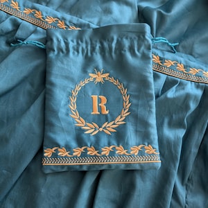 Regencytasche Retikül Empire aus Baumwollsatin gefüttert mit Goldstickerei personalisierbar