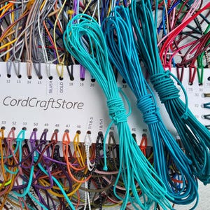 Cordão elástico de 2 mm – Cordão elástico redondo para confecção de pulseiras e bijuterias – Cordão para miçangas, cordão para artesanato DIY, elástico macio e durável vendido por metro.
