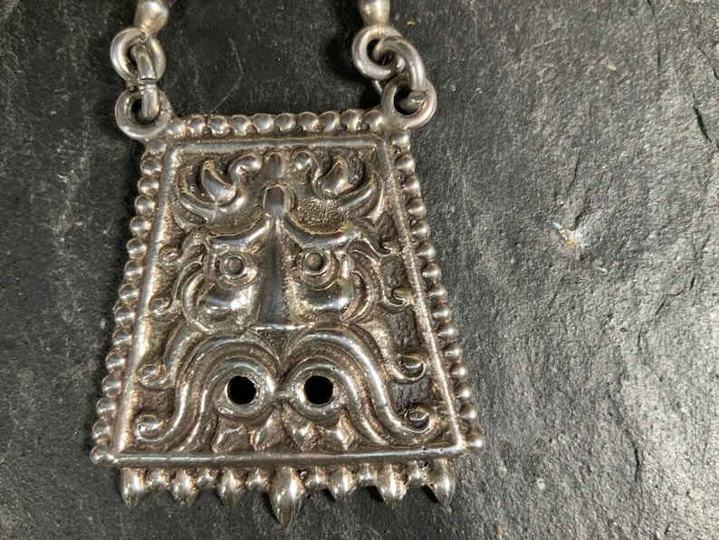 Lion Brooch With Repousse Silver Work 1920 20g Chinese Export Silver Foo Dog