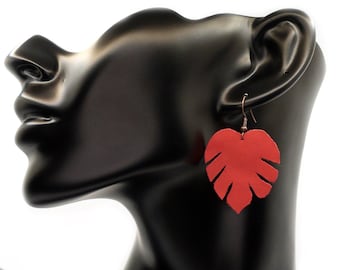 Lightweight leaf-shaped earrings