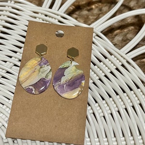 Marbled purple and gold clay earrings