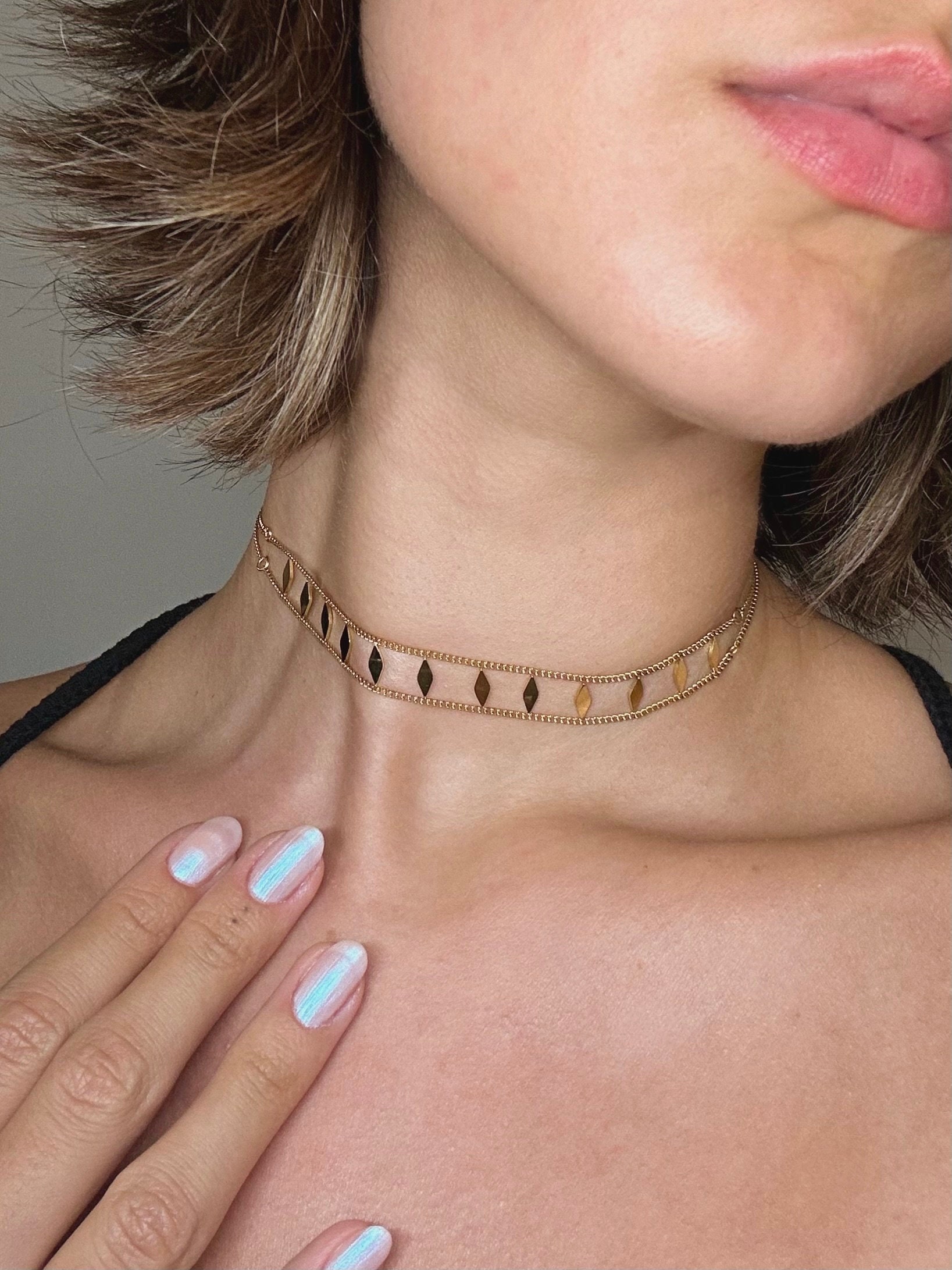 Two Metal Line Rigid Torque Choker Necklace —