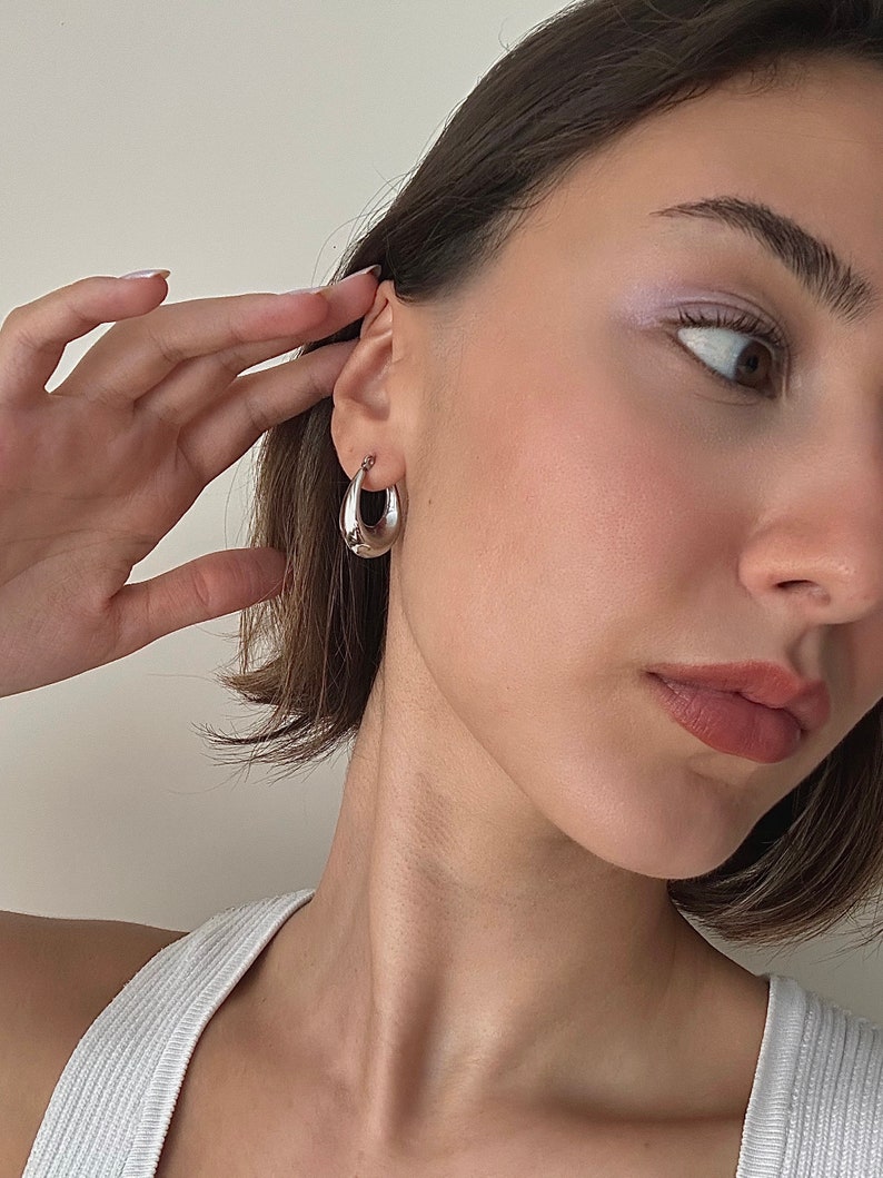 Chunky Silver Hoops, Chunky Hoop Earrings, Small Chunky Hoops, Chunky Oval Hoops, Silver Thick Hoop Earrings, Chubby Statement Earrings zdjęcie 1