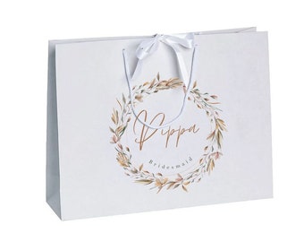 Personalised Bridesmaid Gift Bag, Name Gift Bags, White Gift Bag With Rope Handles, Bow Ribbon Bag, Birthday present bag, Bridal Party Bags