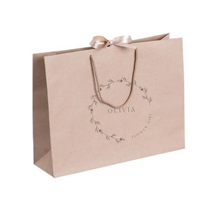 Personalised Bridesmaid Gift Bag, Name Gift Bags, White Gift Bag With Rope Handles, Bow Ribbon Bag, Birthday present bag, Bridal Party Bags