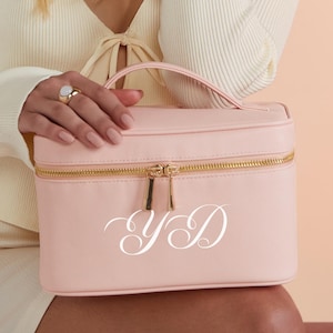 Personalised vanity makeup case, monogram initial cosmetic bag, toiletry bag, bridesmaid bag, custom makeup bag, jewellery box, PU leather