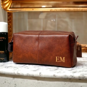 Personalised Wash bag, Custom Toiletry bag for him, Fathers Day, Gift for dad, Leather Look Wash Bag, Initial Washbag, Gifts for boyfriend