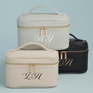 Personalised vanity makeup case, monogram initial cosmetic bag, toiletry bag, bridesmaid bag, custom makeup bag, jewellery box, PU leather