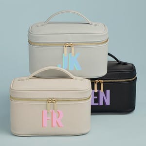 Personalised vanity makeup case, monogram initial cosmetic bag, toiletry bag, bridesmaid bag, custom makeup bag, jewellery box, PU leather