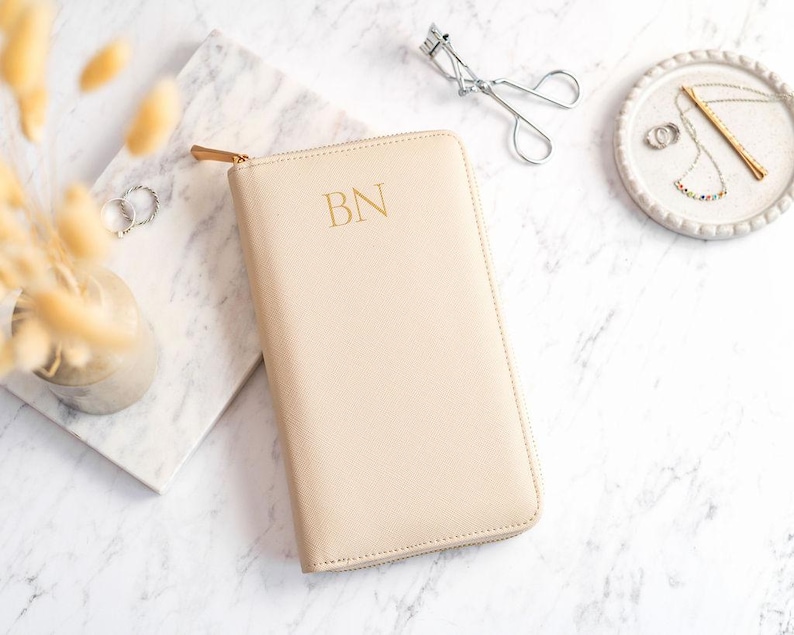 Personalised Jewelry Box Case, Vegan Leather Jewellery Travel Case, Bridesmaid Proposal Gift, Bridal Party Gift, Christmas Gift for Her Oyster / Beige