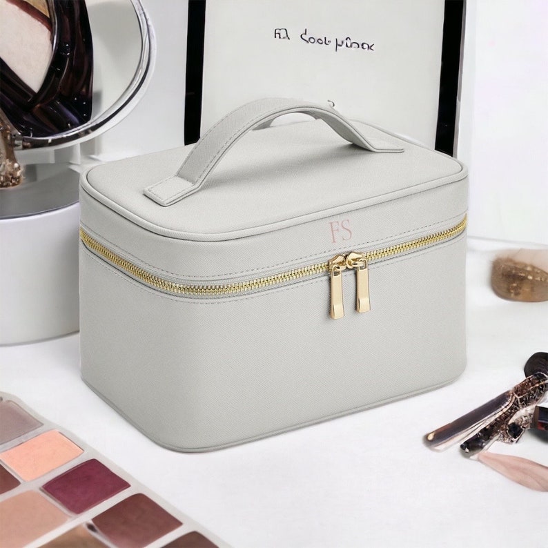 Personalised vanity makeup case, monogram initial cosmetic bag, toiletry bag, bridesmaid bag, custom make up bag, jewellery box, PU leather image 3