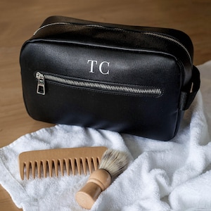 Personalised Toiletry Wash Bag – Custom Initials Men’s Travel Grooming Bag, Shaving Kit, Birthday, Father’s Day, Christmas Gift for Him